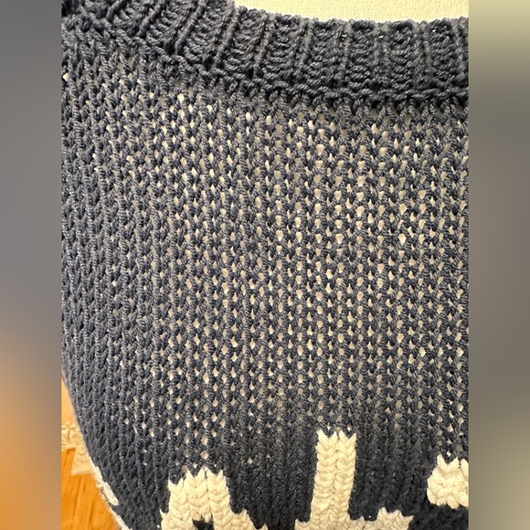 Wooden Ships size XS ‘SALTY’ navy and white cotton/acrylic crew neck sweater. - Picture 2 of 8